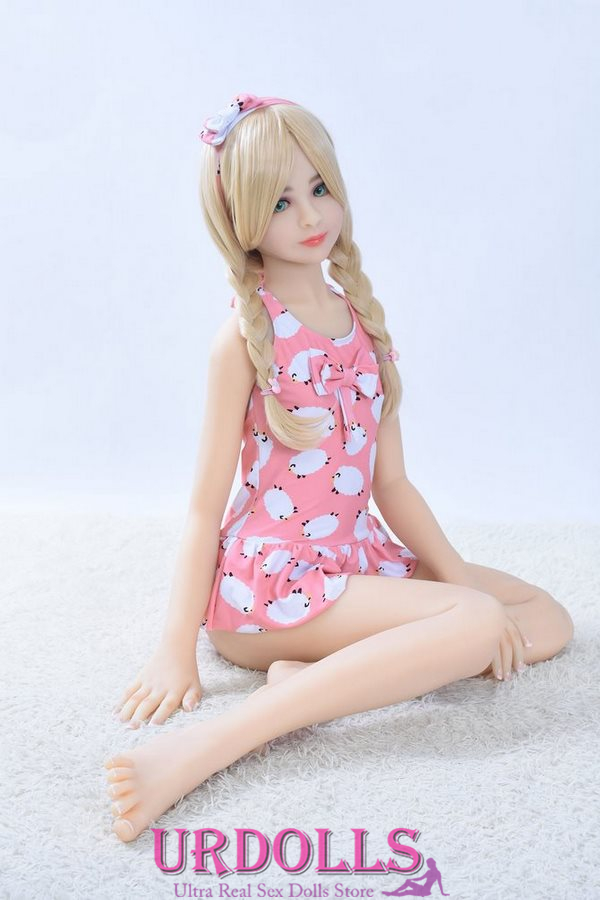 AXB doll that looks like a celebrity-72_103
